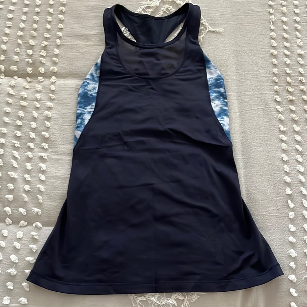 Lululemon tank size 4